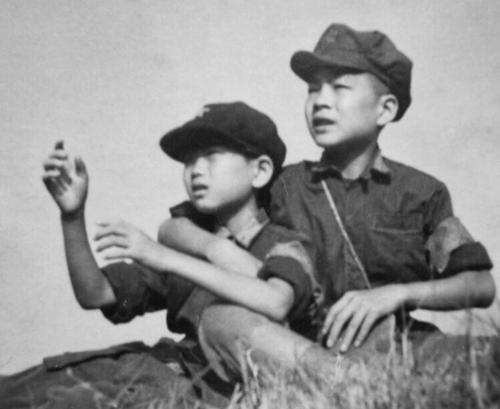 10歲小孩自稱紅軍參加過長征，毛主席問誰能證明？他說道：賀龍