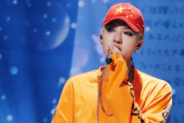 黃子韜：成名後不忘本，把啞巴發小留身邊，還出錢給他開咖啡店