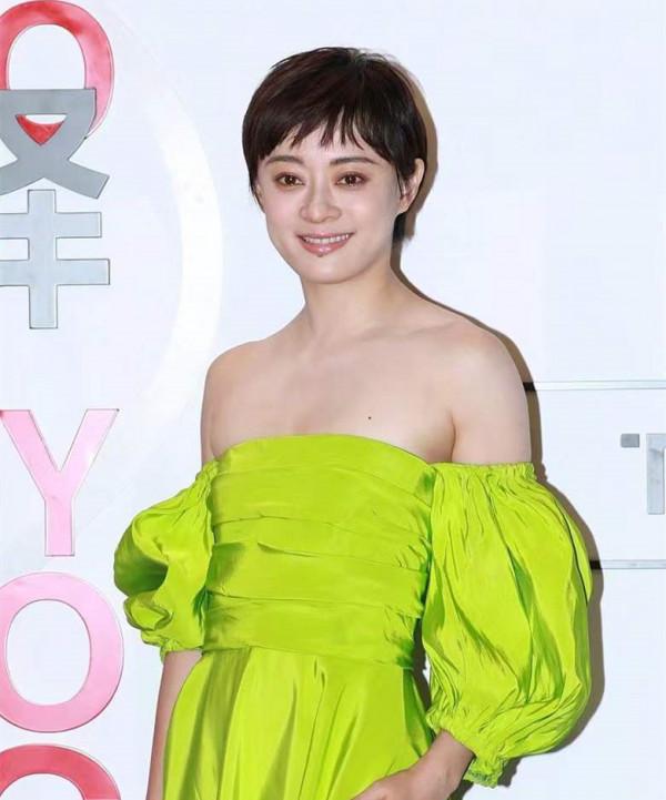 裙子太挑人？同一件蘋果綠禮服，18歲木村光希和孫儷都沒穿出質感