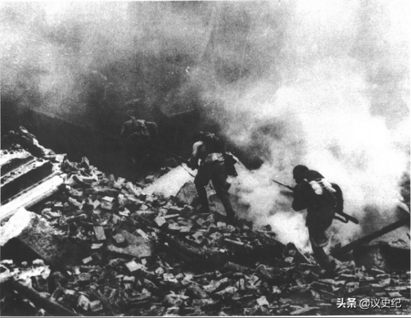 國民黨出身的開國上將，公然頂撞蔣介石，2萬人打敗林彪10萬大軍