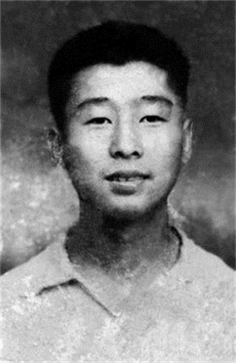 路遙稿費不低為何窮困?只抽好煙一天3包,6年的煙錢夠買幾套房產 路遙稿費不低為何窮困?只抽好煙一天3包,6年的煙錢夠買幾套房產