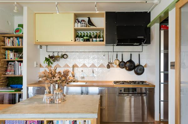 房齡40年的舊公寓，夫妻倆帶著3個孩子簡單翻新入住，獨享大露臺