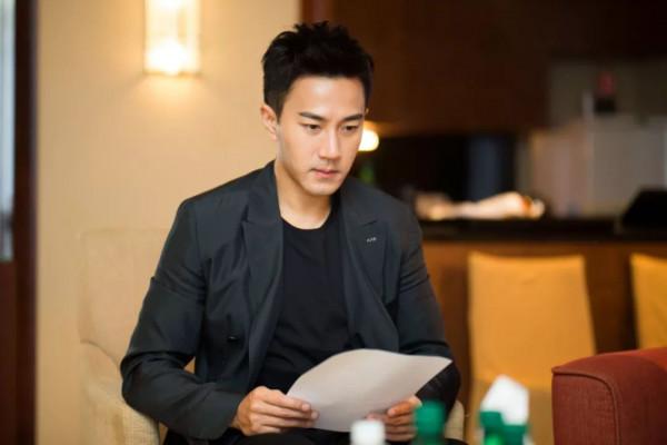 劉愷威魏大勳機場偶遇同框,大型修羅場來襲,網友喊話楊冪快來 劉愷威魏大勳機場偶遇同框,大型修羅場來襲,網友喊話楊冪快來