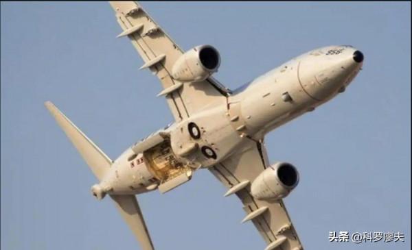 班公湖裡有潛艇？印海軍P-8反潛機飛上青藏高原，到底想幹什麼？