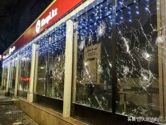 銀行超市被洗劫一空，哈國形勢危急，俄軍為首的集安聯軍準備出兵