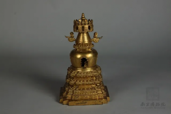 館藏國寶 | 南京博物院八大鎮館之寶，金蟬玉葉形神畢肖