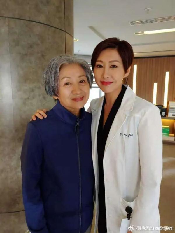 胡定欣開心派利是，轉頭嬲爆陳山聰？佢開年就有好彩頭，搭檔視帝影后實有發圍