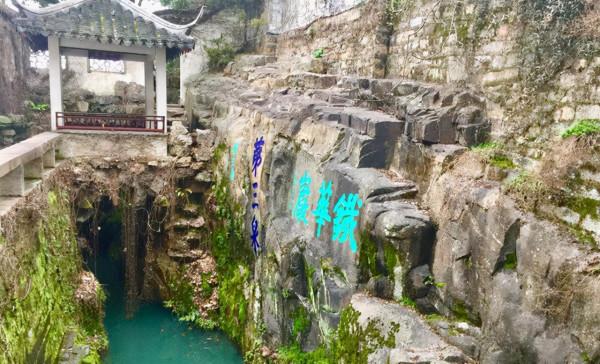 秦始皇都想挖的闔閭墓,深藏在劍池水下,據傳藏有3000把絕世寶劍 秦始皇都想挖的闔閭墓,深藏在劍池水下,據傳藏有3000把絕世寶劍