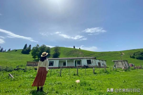 新疆伊犁天山下有個美麗的地方,雪山連綿野花盛開,風景遼闊壯觀 新疆伊犁天山下有個美麗的地方,雪山連綿野花盛開,風景遼闊壯觀