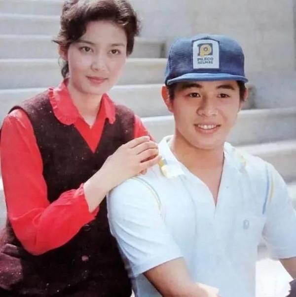 35張絕版明星罕見老照片，全認識的，說明你真的老了