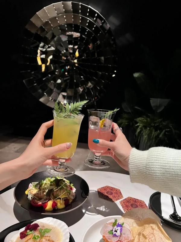 拼命工作拼命生活