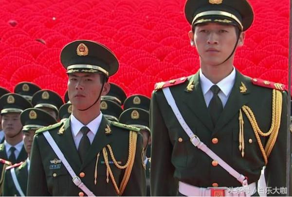 國旗護衛隊裡服役最久的人,執行升旗任務11年,拒絕高薪只為守國旗