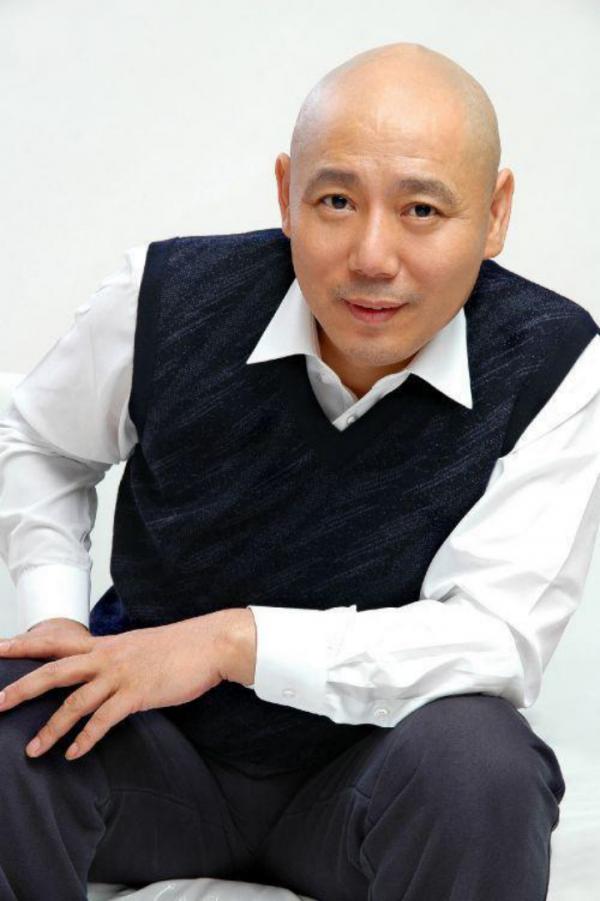 ​從手握上億資金,到罵幾個明星算啥,看66歲李誠儒的豪橫人生 ​從手握上億資金,到罵幾個明星算啥,看66歲李誠儒的豪橫人生