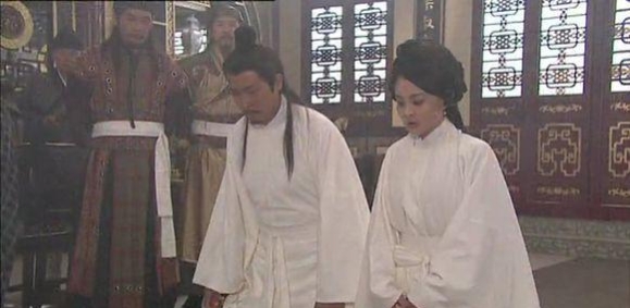 民間故事:冬天黑狼來偷雞,老漢好心收留,老漢去世後三狼來送葬 民間故事:冬天黑狼來偷雞,老漢好心收留,老漢去世後三狼來送葬