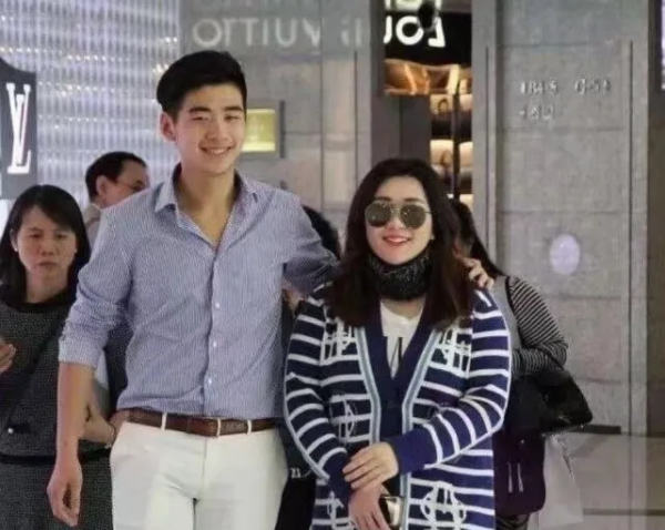 賭王何鴻燊5位女婿境遇大不相同,有人離婚了,有人卻遲遲沒進門 賭王何鴻燊5位女婿境遇大不相同,有人離婚了,有人卻遲遲沒進門