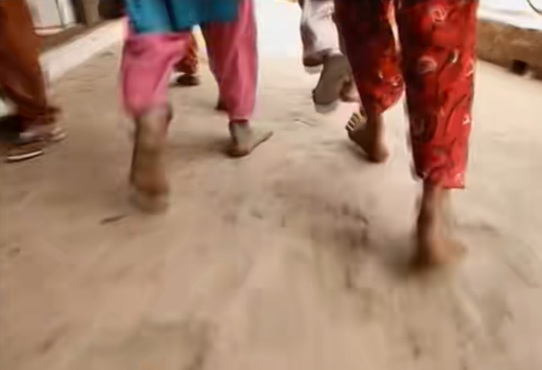 童工成災的孟加拉,孩子會走路就要幹活,沒有夢想只為生存 童工成災的孟加拉,孩子會走路就要幹活,沒有夢想只為生存