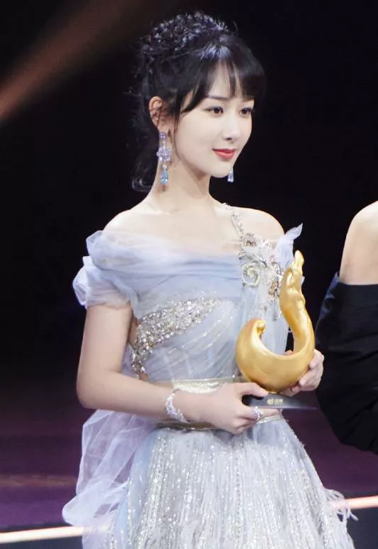 楊紫，清純與可愛融合得恰到好處