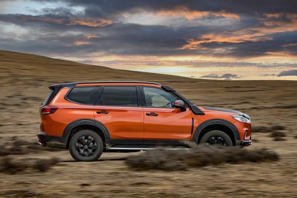 坦克300、路虎衛士、北汽BJ40...這幾款SUV不愧是拖掛房車首選