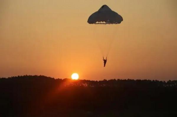 顏值擔當,當之無愧軍中女神 顏值擔當,當之無愧軍中女神
