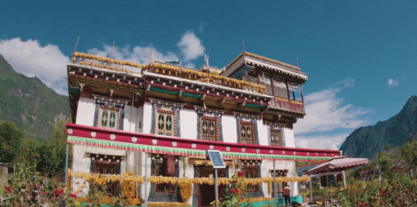 B站9.8分封神之作，拍下正在消失的老房子，看完破防