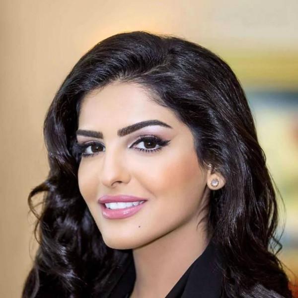 沙特前王妃阿美娜：不穿黑袍不遮面又美又颯，二婚仍嫁超級富豪