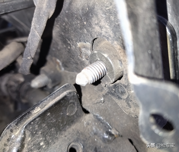 心中永遠的大眾旗艦，36萬買輛絕版輝騰值嗎？檢測後心如死灰