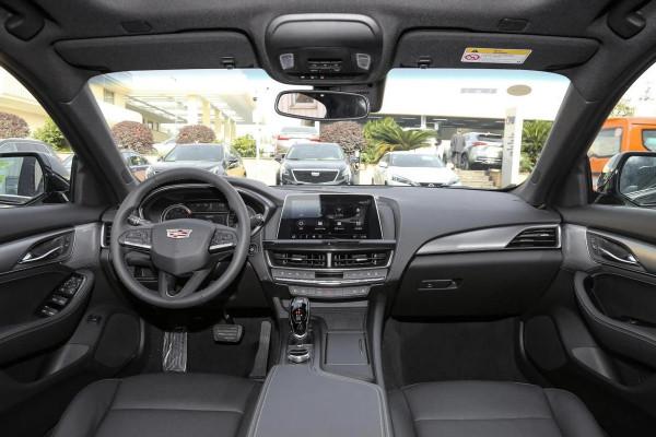 標配2.0T+10AT，後驅結構，27.97萬起，帶你體驗凱迪拉克CT5