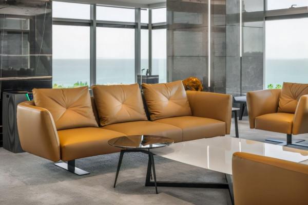 AURORA ESTEL|意式輕奢主管空間--Saint Barth沙發的輪廓美