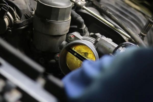 怪獸修車:翻新一輛21萬公里的路虎發現4,老爺子工地拉貨專用車 怪獸修車:翻新一輛21萬公里的路虎發現4,老爺子工地拉貨專用車