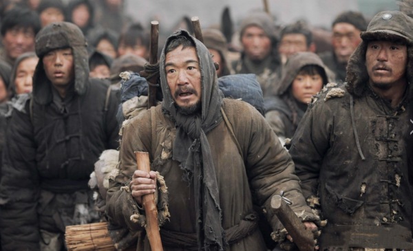 為演饑民拍戲途中餓到昏倒，2年沒吃過大米，張國立為角色不要命