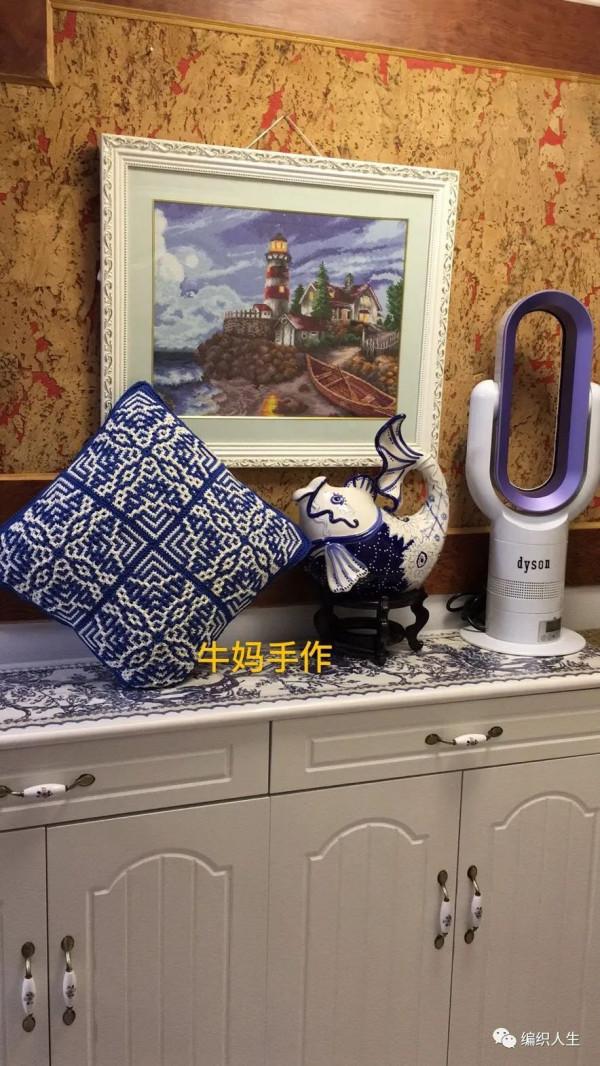 用編織為家中增添美麗，仿青花瓷抱枕欣賞