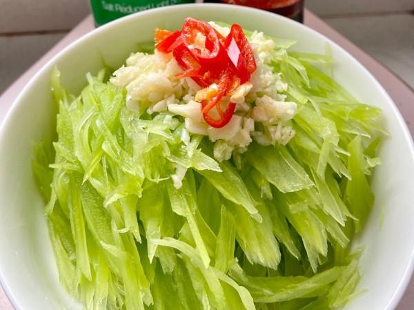 年夜飯必備的6道涼拌菜，爽口清脆，開胃解膩，家人都誇你廚藝好