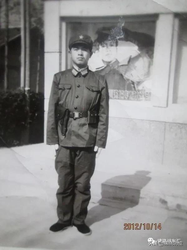 未婚妻的秀髮寄到前線的當天，他卻在南疆的土地上長眠…