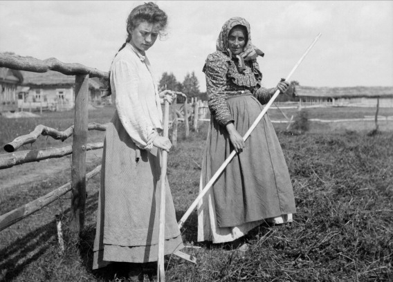 生一個雙胞胎算啥！俄老婦生16對雙胞胎，11對多胞胎！共69個娃