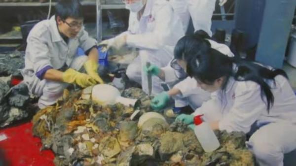 2007年，中國南海神秘沉船時隔800年終於上岸，船身不腐價值連城