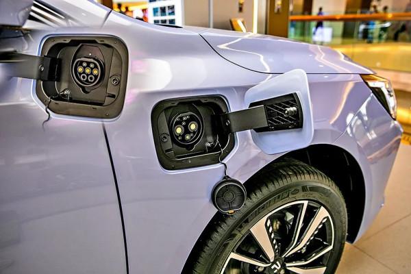 智駕開箱丨R汽車ER6配置小幅升級,20萬元以內的一款精緻純電車型 智駕開箱丨R汽車ER6配置小幅升級,20萬元以內的一款精緻純電車型