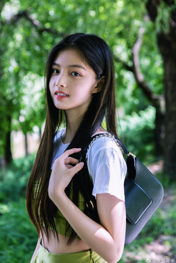 《長津湖》裡一個鏡頭上熱搜，14歲的艾米到底什麼來頭