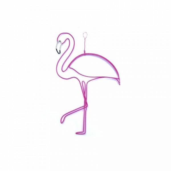 藝術家用電線製作藝術品，精緻又獨特的樣子，深受女孩子喜愛