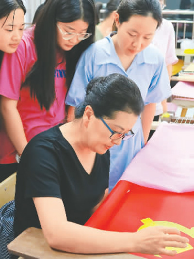 講述刺繡裡的中國 講述刺繡裡的中國