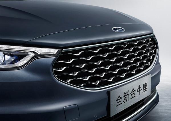 長超5米，配2.0T+8AT，才賣20萬出頭，月銷不足2千輛，金牛座真慘