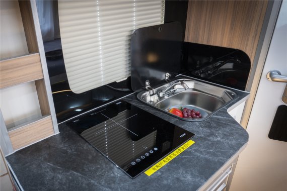 安全第一不是口號！價值五十萬的房車值不值？新依途T600風尚房車