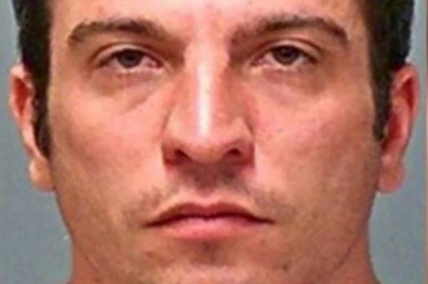 男子與妻子爭吵，一氣之下將2歲女兒扔進了滾筒式烘乾機