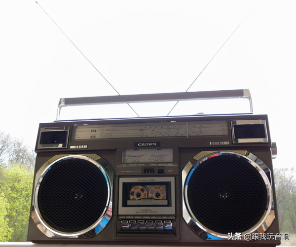 日本皇冠Crown公司在80年代推出了CSC-945L 高保真立體聲音響