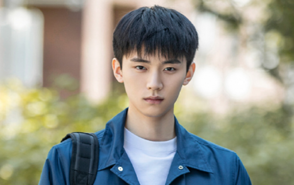 2021破圈的10位男演員，不是顏值突出就是演技過硬，你更看好誰？