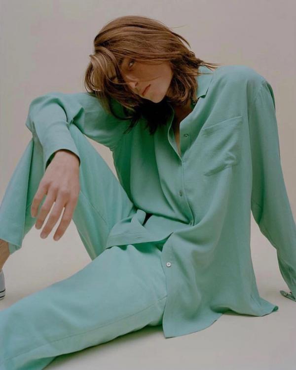 忘掉香芋紫!下半年這個顏色超級火,誰先穿誰高階 忘掉香芋紫!下半年這個顏色超級火,誰先穿誰高階