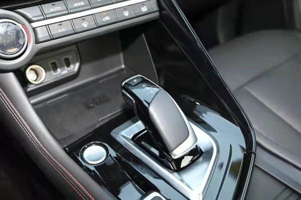 風神AX7馬赫版:內飾討喜,搭載190馬力,配前後獨懸,適合年輕人 風神AX7馬赫版:內飾討喜,搭載190馬力,配前後獨懸,適合年輕人