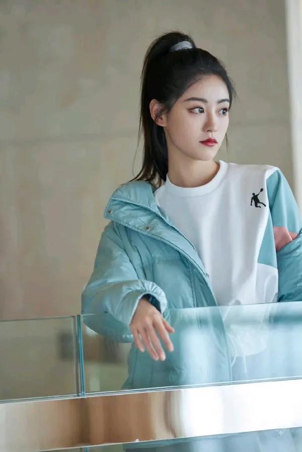 祝緒丹運動穿搭