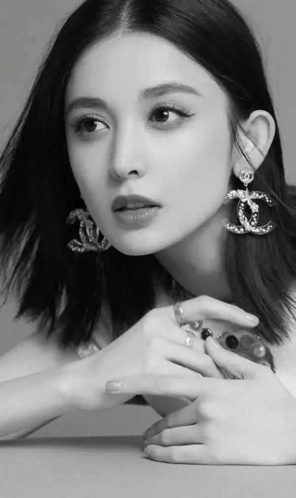 嫵媚動人的娜扎