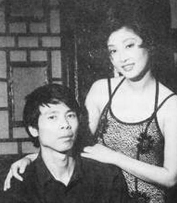 馮小剛:拋棄結婚15年的原配,40歲娶小10歲徐帆,63歲至今不生娃 馮小剛:拋棄結婚15年的原配,40歲娶小10歲徐帆,63歲至今不生娃