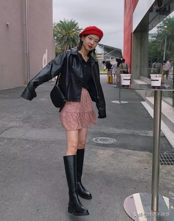今年秋天“裙子+直筒靴”火了!遮肉還修飾腿型,小個子都愛了 今年秋天“裙子+直筒靴”火了!遮肉還修飾腿型,小個子都愛了